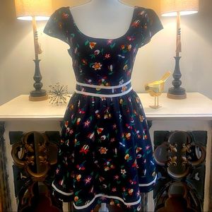 2/$30 Lucca Couture Pretty Navy Floral Dress 4